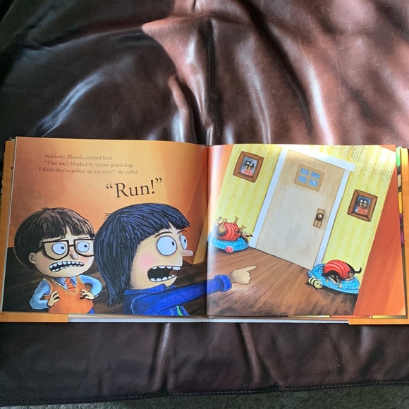 🌞3/$20 The Great Thanksgiving Escape Hardcover Book - Picture 4 of 7